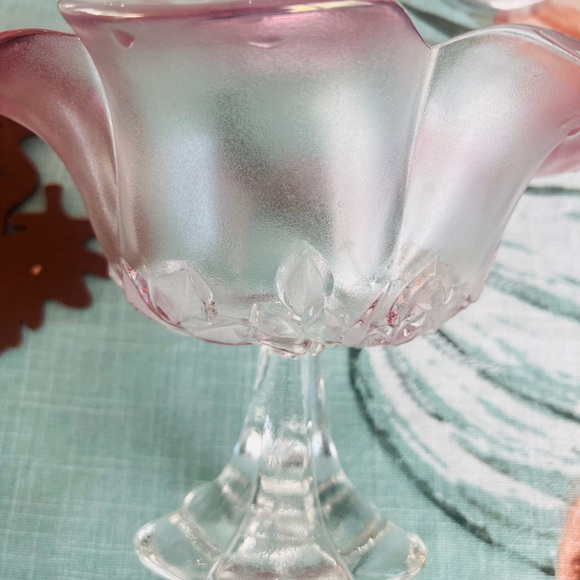 Vintage Pink Depression Footed Glass Bowl Scalloped Edges 5 3/4 Inches Tall - Picture 4 of 4